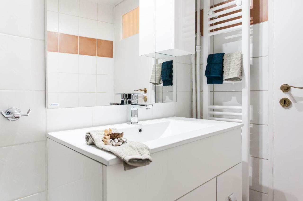 Classy And Stylish Private Apartment At Acropolis Museum Metro Station Athènes Extérieur photo